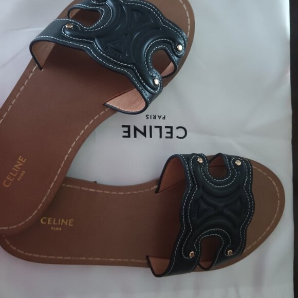 Sandals - Picture 1 of 2